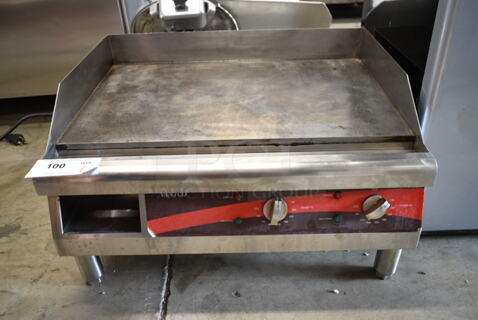 Avantco 177EG24N Stainless Steel Commercial Countertop Electric Powered Flat Top Griddle. 208/240 Volts, 1 Phase. 