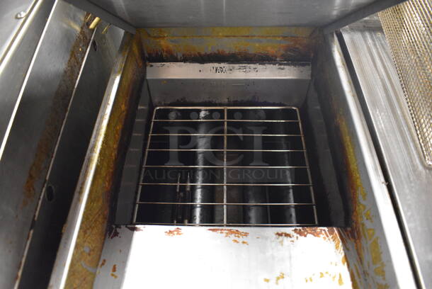 2019 Avantco Model FF400-P Stainless Steel Commercial Floor Style Propane Gas Powered Deep Fat Fryer w/ 2 Metal Fry Baskets. 120,000 BTU. 15.5x30.5x47 - Image 5 of 7