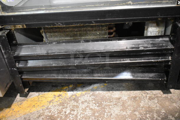 Everest EMGR24B Metal Commercial Single Door Reach In Cooler Merchandiser w/ Poly Coated Racks. 115 Volts, 1 Phase. Tested and Working! - Image 2 of 4