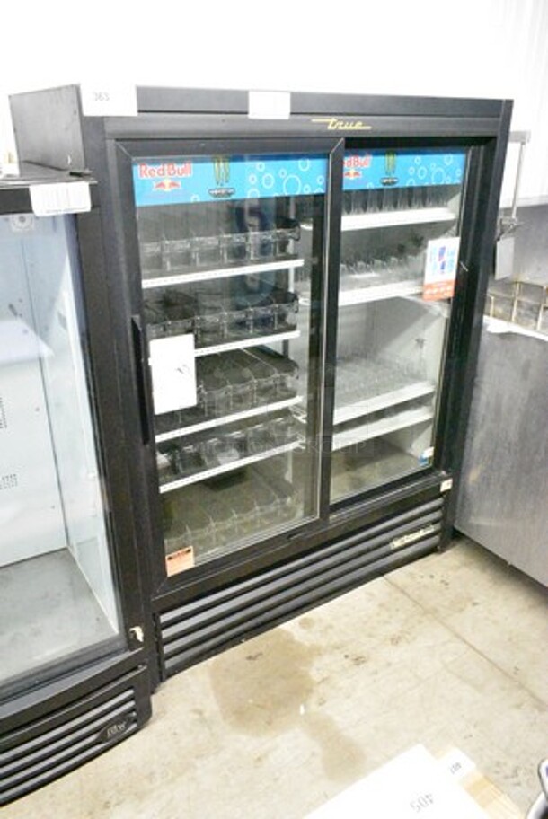 True GDM-41SL-60-LD ENERGY STAR Metal Commercial 2 Door Reach In Cooler Merchandiser w/ Poly Coated Racks and Drink Sliders. 115 Volts, 1 Phase. Tested and Working! - Image 2 of 5