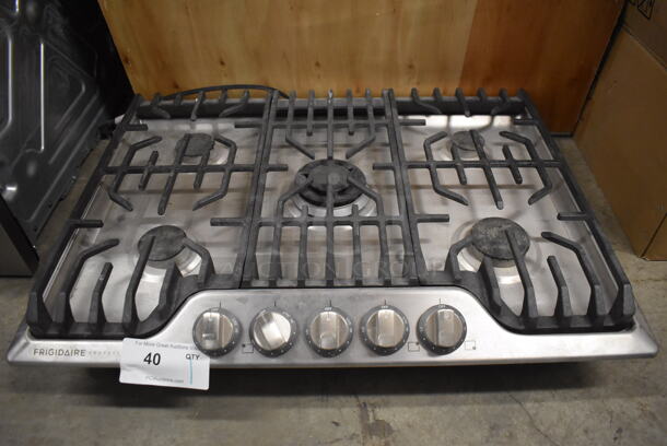 BRAND NEW SCRATCH AND DENT! Frigidaire FPGC3077RSA Metal 30" 5 Burner Gas Cooktop - Image 1 of 10