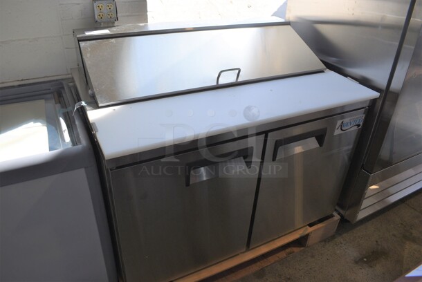 BRAND NEW SCRATCH AND DENT! Avantco Model 178APT48HC Stainless Steel Commercial Sandwich Salad Prep Table Bain Marie Mega Top on Commercial Casters. 115 Volts, 1 Phase. 47x30.5x37.5. Tested and Working!