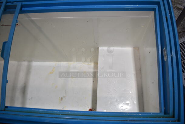AHT RIO S 175 Metal Commercial Freezer Merchandiser on Commercial Casters. 115 Volts, 1 Phase. Tested and Powers On But Does Not Get Cold - Image 3 of 5