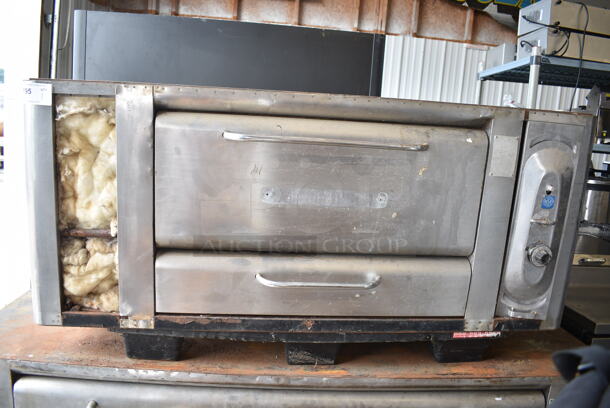 Blodgett 1000 Stainless Steel Commercial Natural Gas Powered Single Deck Pizza Oven.  - Image 1 of 7