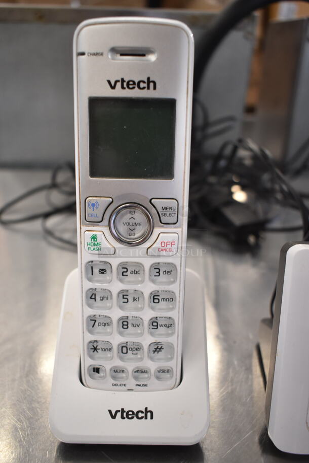 Lot of 2 Vtech Cordless Phones on Cradle - Image 3 of 6