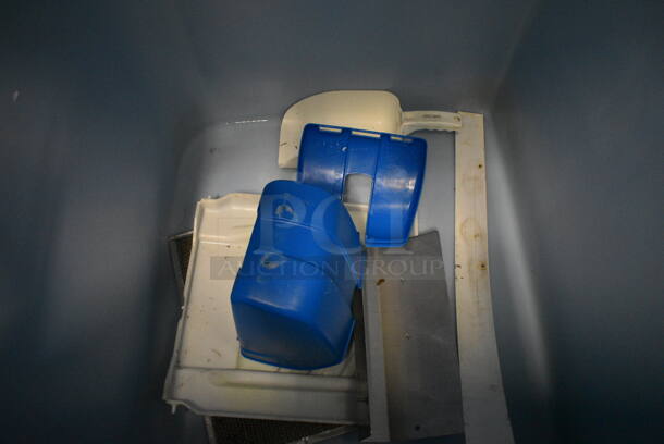 Manitowoc SY0454A Stainless Steel Commercial Air Cooled Ice Machine Head on Ice O Matic Stainless Steel Commercial Bin. 115 Volts, 1 Phase. 30x32x75 - Image 6 of 7