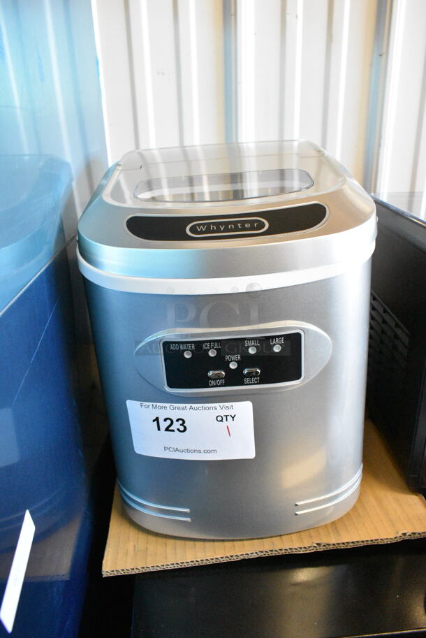 BRAND NEW SCRATCH AND DENT! Whynter IMC-270MS Metal Countertop Compact Portable Ice Maker 27 lb capacity. 115 Volts, 1 Phase. Tested and Working! - Image 3 of 6