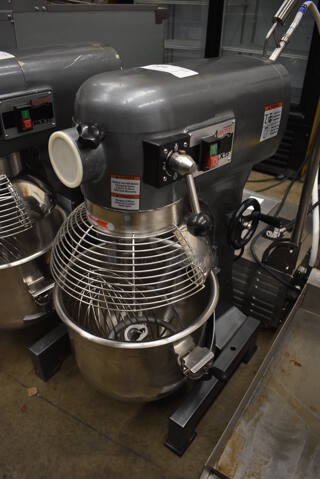 Avantco MX20 Metal Commercial Countertop 20 Quart Planetary Dough Mixer w/ Stainless Steel Mixing Bowl, Bowl Guard, Dough Hook, Paddle and Whisk Attachment. 120 Volts, 1 Phase. 18x20x32. Tested and Working!