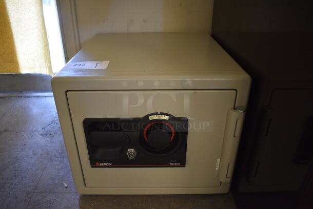 Sentry S0409 Gray Metal Single Compartment Safe. Comes With Combination!
