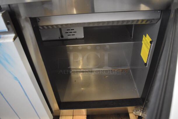 BRAND NEW SCRATCH AND DENT! 2022 Avantco 447APST72 Stainless Steel Commercial Sandwich Salad Prep Table Bain Marie Mega Top. 115 Volts, 1 Phase. 72.5x31x39. Tested and Working! - Image 9 of 10