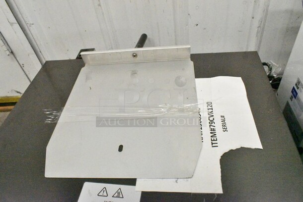 BRAND NEW SCRATCH AND DENT! 2024 Cadco VK-120 Stainless Steel Commercial Countertop Electric Powered Convection Oven. 120 Volts, 1 Phase. Tested and Working! - Image 4 of 9