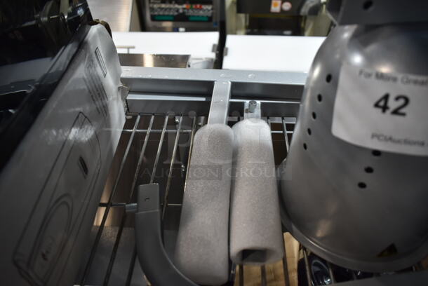 BRAND NEW SCRATCH AND DENT! ServIt 423BLS2 Metal Suspension / Pass Through Dual Heat Lamp. 115 Volts, 1 Phase. Tested and Working! - Image 6 of 8