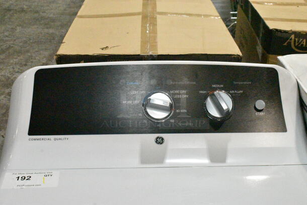 BRAND NEW SCRATCH AND DENT! General Electric GE GTX52EASP1WB 6.2 cu. ft. Front Load Electric Commercial Dryer - Free Use. 120/208-240 Volts, 1 Phase.  - Image 4 of 8