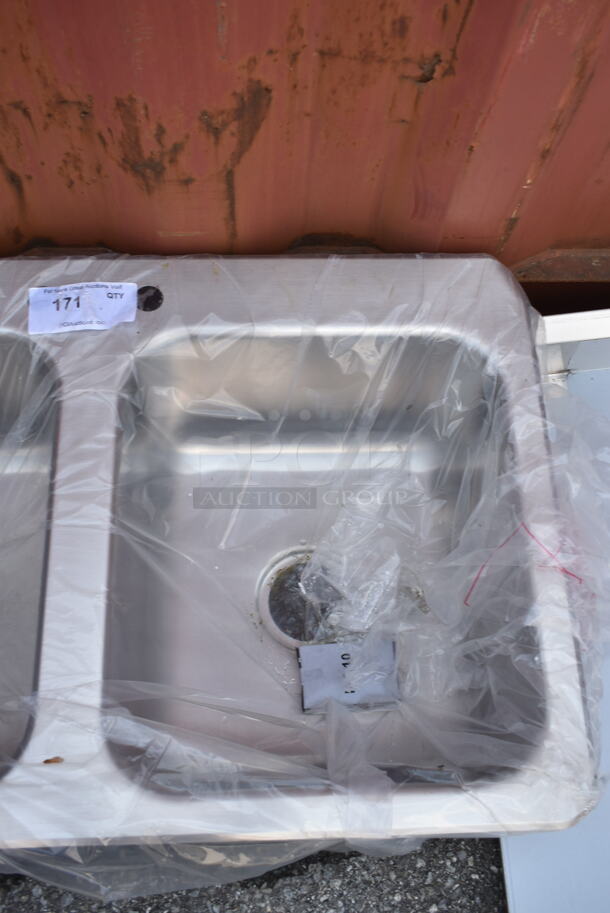 BRAND NEW SCRATCH AND DENT! Stainless Steel Commercial 2 Bay Drop In Sink. - Image 3 of 4