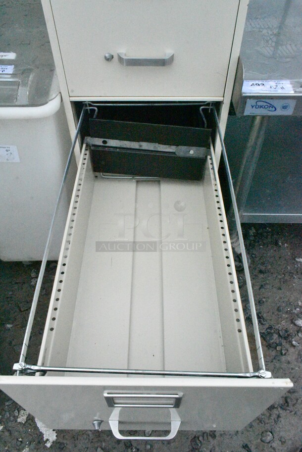 Metal 3 Drawer Filing Cabinet. - Image 4 of 6