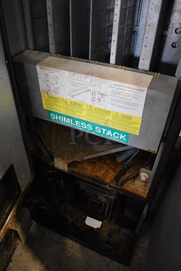 Dixie-Narco Metal Commercial Soda Can Vending Machine w/ Bill and Coin Acceptor. 29x28x72. Tested and Working! - Image 8 of 12