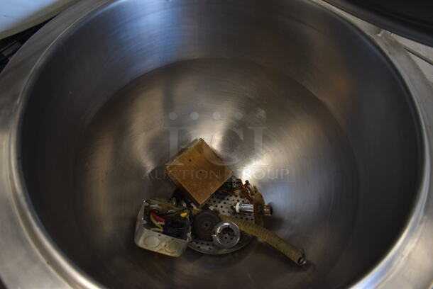 Legion HEC 30 Stainless Steel Commercial Electric Powered Floor Style Steam Kettle. 33x35x44 - Image 6 of 9