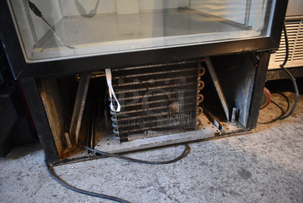 Beverage Air MT27 Metal Commercial Single Door Reach In Cooler Merchandiser. 115 Volts, 1 Phase. Tested and Working! - Image 5 of 7