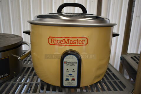 BRAND NEW SCRATCH AND DENT! 2023 RiceMaster Town 57138 Stainless Steel Commercial Countertop Rice Cooker. 230 Volts, 1 Phase.