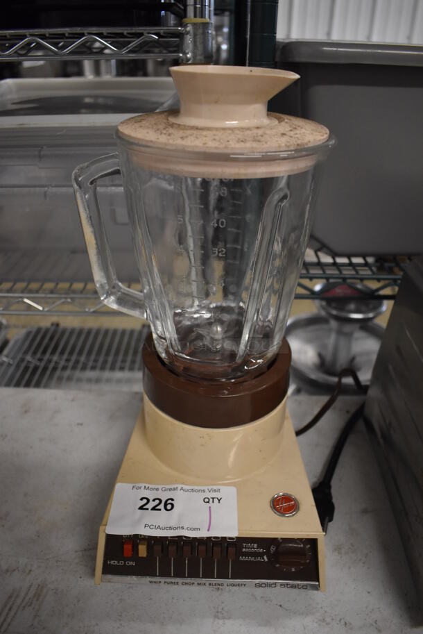 Hoover 8975 Metal Countertop Blender w/ Pitcher. 120 Volts, 1 Phase. 9x8x16. Tested and Working!