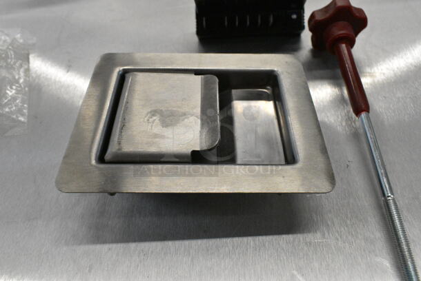 3 BRAND NEW SCRATCH AND DENT! Items Including HP1201400825 Berkel 01-400825-0075A Center Plate Rod W/Knob, HP1006143K Cres Cor 1006 143 K Latch, Slam (Paddle-Style), HPAT0E25597 Accutemp AT0E-2559-7 Electric Thermostat. 3 Times Your Bid!  - Image 4 of 7