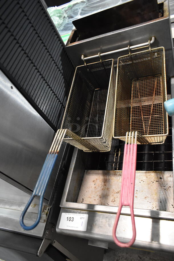 Entree F4-N Stainless Steel Commercial Floor Style Natural Gas Powered Deep Fat Fryer w/ 2 Metal Fry Baskets. 120,000 BTU.  - Image 2 of 6