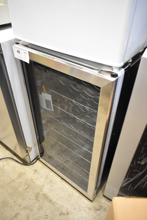 BRAND NEW SCRATCH AND DENT! Insignia NS-WC29SS9 Stainless Steel 29 Bottle Wine Cooler Merchandiser. 115 Volts, 1 Phase. Tested and Working! - Image 3 of 8