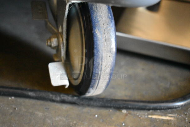Omcan Metal Commercial Heated Holding Cabinet on Commercial Casters. 120 Volts, 1 Phase. Tested and Working! - Image 4 of 9