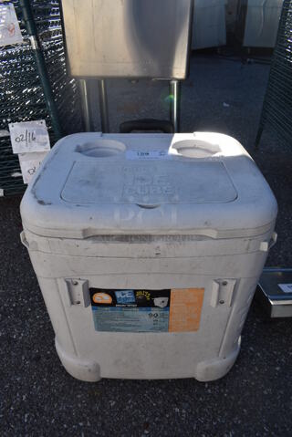 Igloo White Poly Portable Cooler. 19x19x20