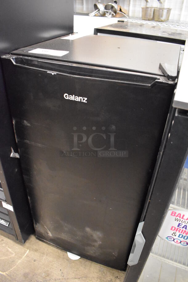 Galanz GLR33MBKE02 Metal Mini Cooler. 120 Volts, 1 Phase. 18x19x34. Cannot Test Due To Cut Power Cord - Image 3 of 6