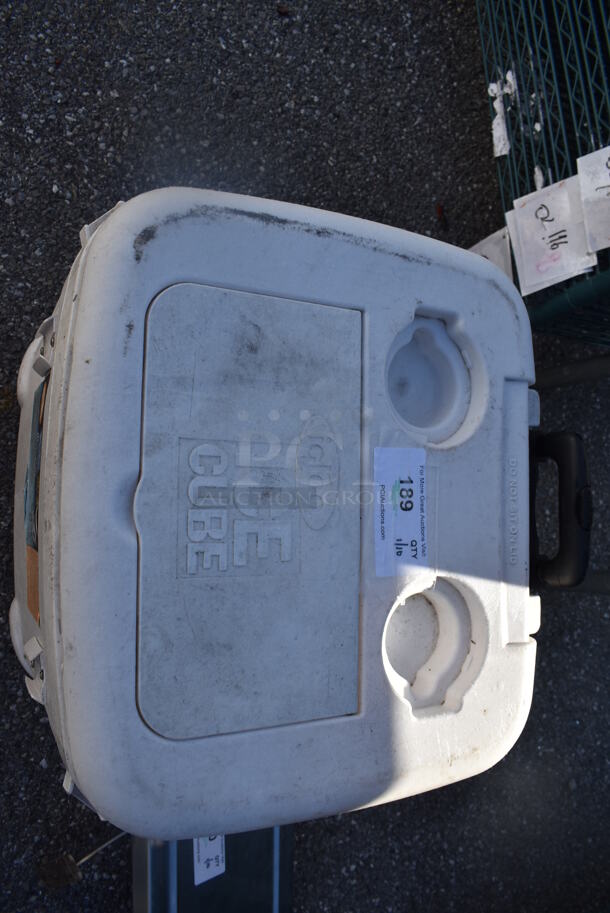 Igloo White Poly Portable Cooler. 19x19x20 - Image 4 of 5