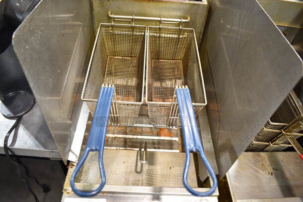 2020 Mainstreet 541FF40N Stainless Steel Commercial Floor Style Natural Gas Powered Deep Fat Fryer w/ 2 Metal Fry Baskets and Splash Guard. 90,000 BTU.  - Image 3 of 7