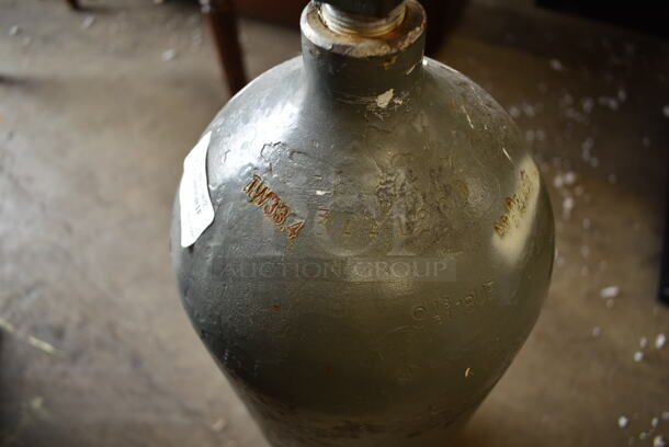 Carbon Dioxide Tank. Buyer Must Pick Up - We Will Not Ship This Item - Image 4 of 7