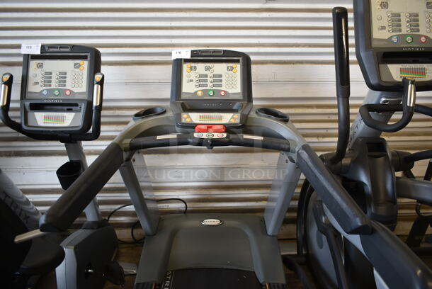 Matrix Ultimate Deck Commercial Floor Style Treadmill. Tested and Working! - Image 4 of 6