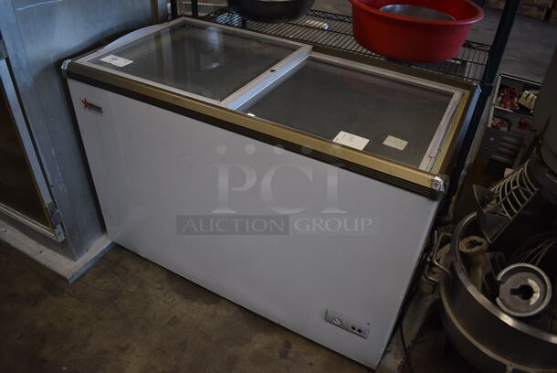 Omcan XS-320 Metal Commercial Chest Freezer Merchandiser. 110 Volts, 1 Phase. 46x24x31.5. Tested and Working! - Image 2 of 6