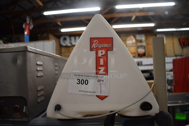White Car Topper. 26x12x11 - Image 2 of 3