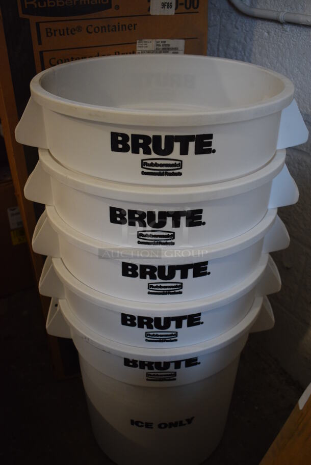 5 BRAND NEW IN BOX! Rubbermaid Brute White Poly Trash Cans. 17.5x15.5x17. 5 Times Your Bid!