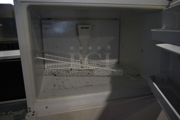 Whirlpool W1TXNMFWQ02 Metal Cooler Freezer Combo Unit. 115 Volts, 1 Phase. Tested and Working! - Image 2 of 6