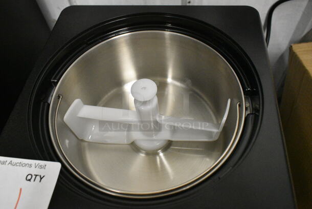 BRAND NEW SCRATCH AND DENT! Whynter ICM-201SB 2.1 Quart Countertop Automatic Ice Cream Maker. 115 Volts, 1 Phase. Tested and Working! - Image 7 of 8