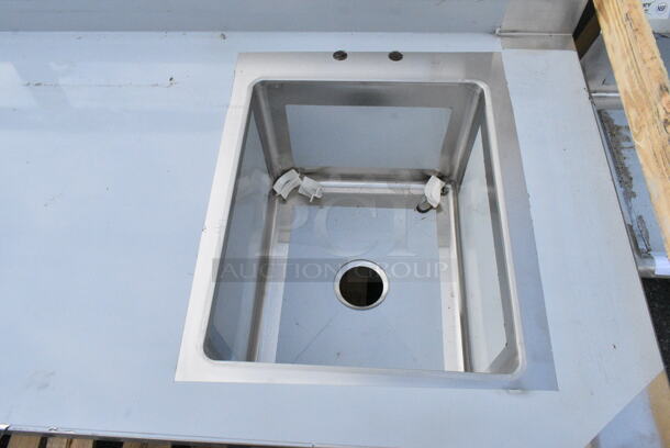 BRAND NEW IN CRATE! Regency 600ST3096R Stainless Steel Table w/ Sink Basin. No Legs. - Image 4 of 5