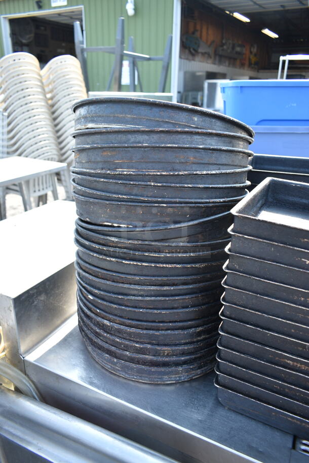 ALL ONE MONEY! Lot of Metal Baking Pans Including 20 Round, 26 Rectangular and 4 Square.  - Image 8 of 9