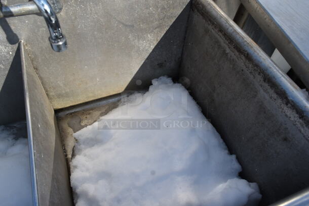 Stainless Steel Commercial 2 Bay Sink w/ Faucet and Handles. Bays 18x21x12 - Image 3 of 5