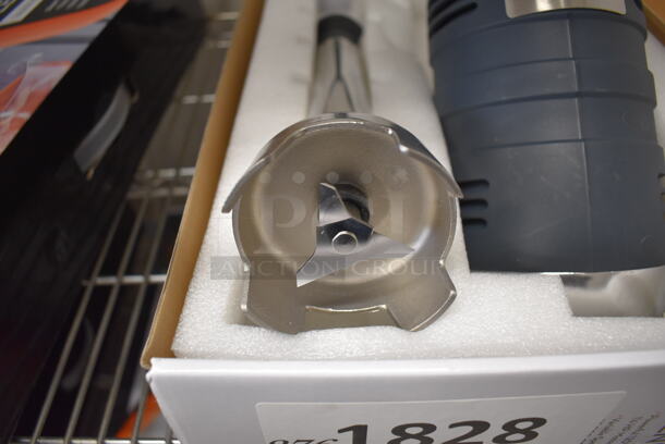 BRAND NEW SCRATCH AND DENT! AvaMix 928IBHD14 Stainless Steel Commercial 14" Shaft Immersion Blender. 120 Volts, 1 Phase. Tested and Working! - Image 4 of 9