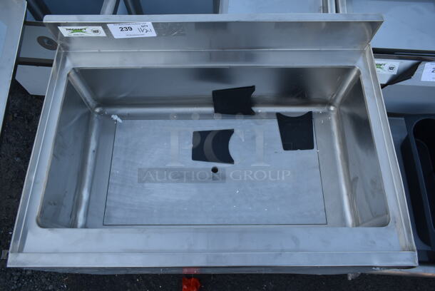 BRAND NEW SCRATCH AND DENT! Regency 600IB2130C7 Stainless Steel Ice Bin w/ Cold Plate. - Image 2 of 4