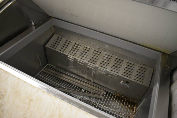Continental Model SW36-15M Stainless Steel Commercial Sandwich Salad Prep Table Bain Marie Mega Top on Commercial Casters. 115 Volts, 1 Phase. 36x34x42.5. Tested and Working! - Image 5 of 7