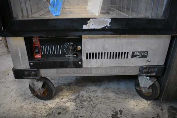 Metro Metal Commercial Single Door Warming Cabinet on Commercial Casters. See Pictures for Door Damage. 25x32x74.5. Tested and Working! - Image 6 of 6