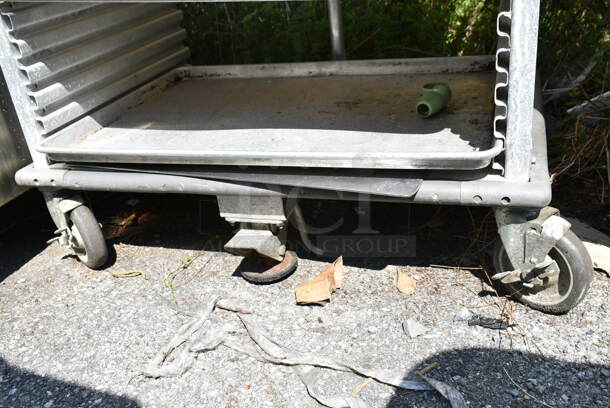 CresCor 2101841A Metal Pan Transport Rack on Commercial Casters.   - Image 2 of 5