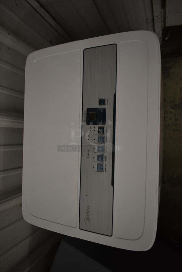 BRAND NEW SCRATCH AND DENT! Midea MAD35C1ZWS Dehumidifier with Reusable Air Filter. 35 Pint. 115 Volts, 1 Phase. Tested and Working! - Image 2 of 4