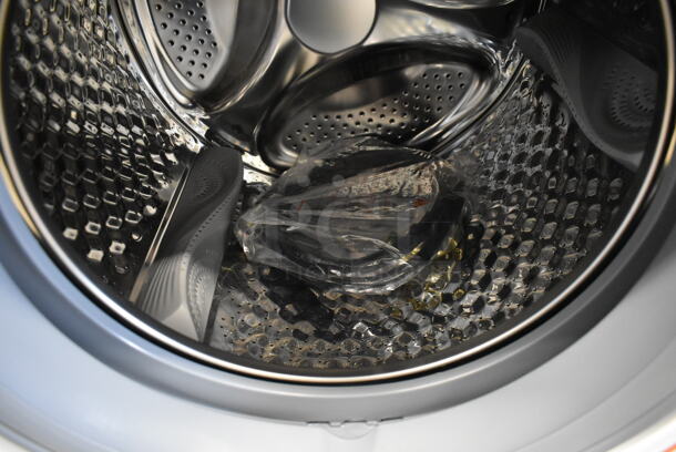 BRAND NEW SCRATCH AND DENT! 2023 KoolMore FLC-3CWH Metal Front Load Washer Dryer Combination. 120 Volts, 1 Phase. - Image 7 of 12