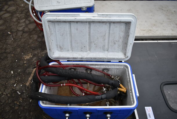 Blue and White Poly 3 Tap Jockey Box w/ Hoses. - Image 4 of 4